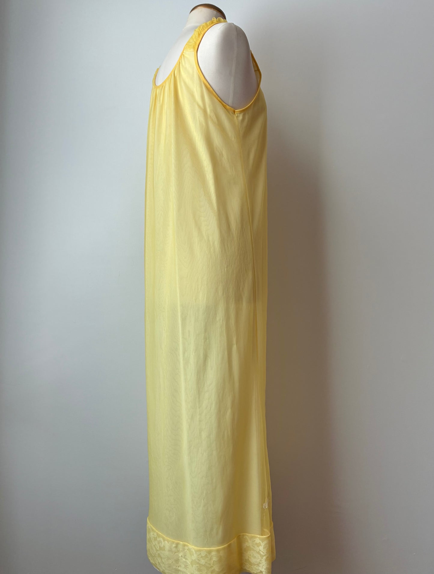 1960’s Yellow Maxi Tie Front Nightgown With Lace Hem, Size M/L