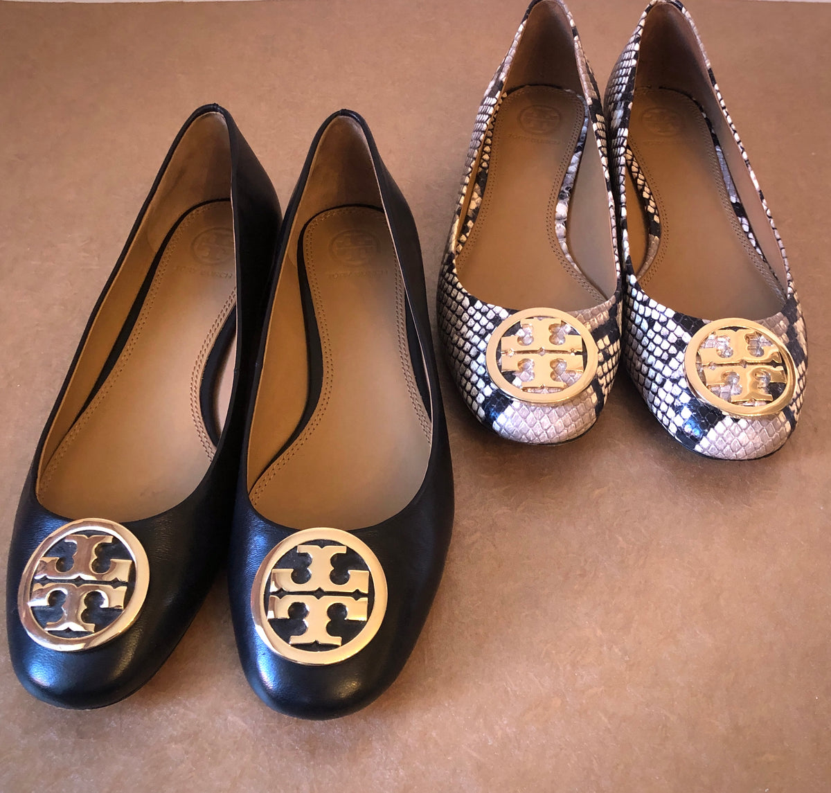 Pre-Owned Tory Burch Chelsea Leather Block Heel Pump, Size 7M
