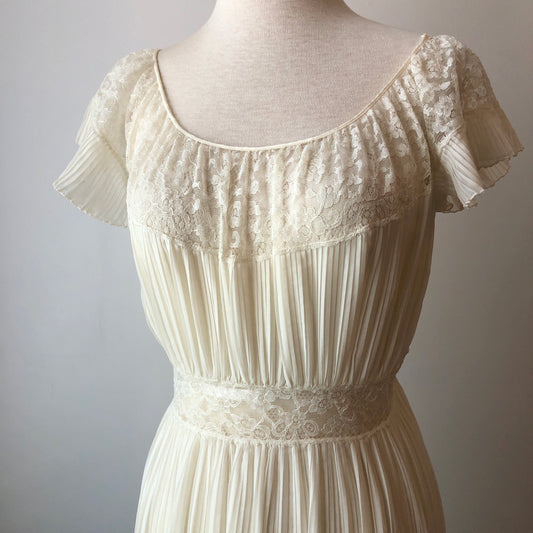 1950’s Barbazon Sheer Pleated Woven Nylon and Lace Nightgown, Size Medium/Large