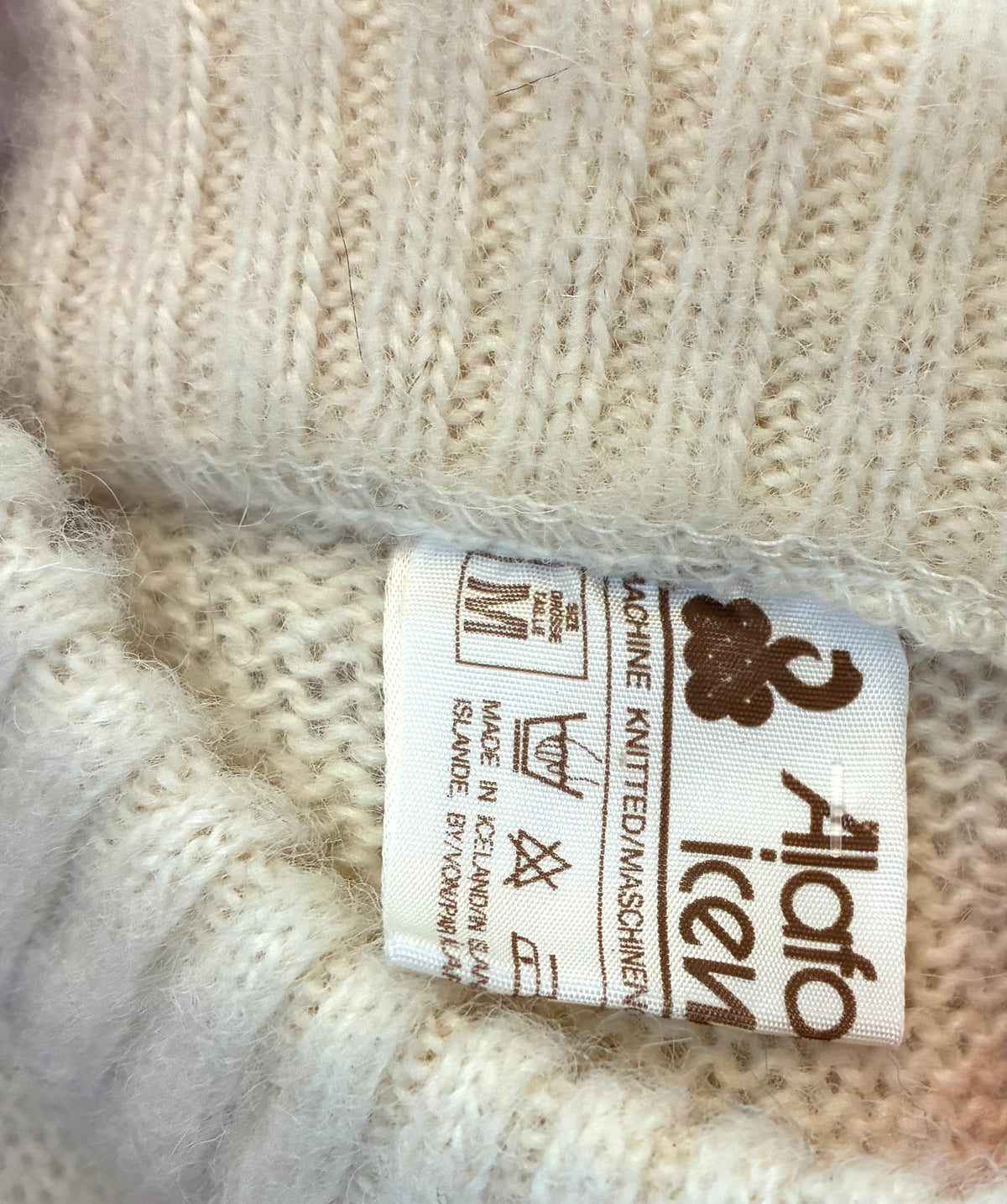 70’s Women’s Alafoss Icelandic Pure New Wool Sweater, Size Small