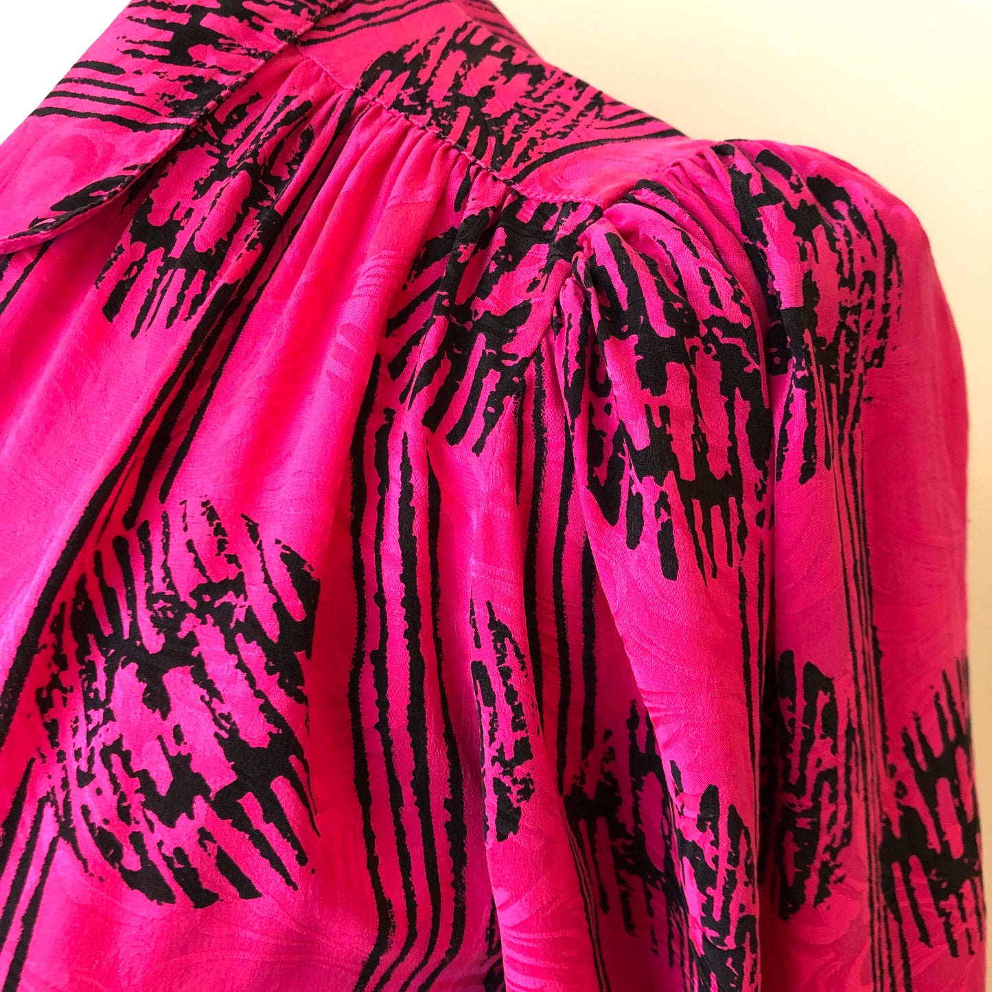 1980’s Adrianna Papell Fuschia 100% Silk Jacquard & Black Abstract Print Shirt Dress, Size 14