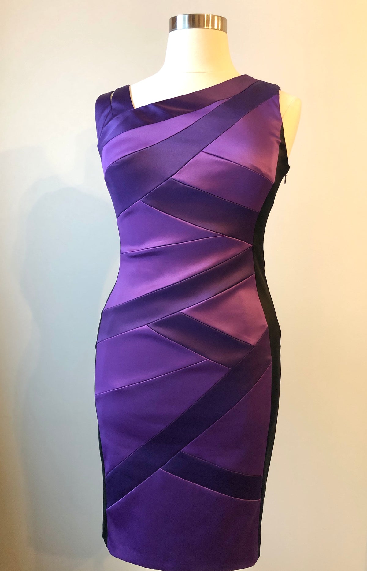 Pre-Owned Sangria Stretch Satin Colorblock Bandage Dress, Size 14