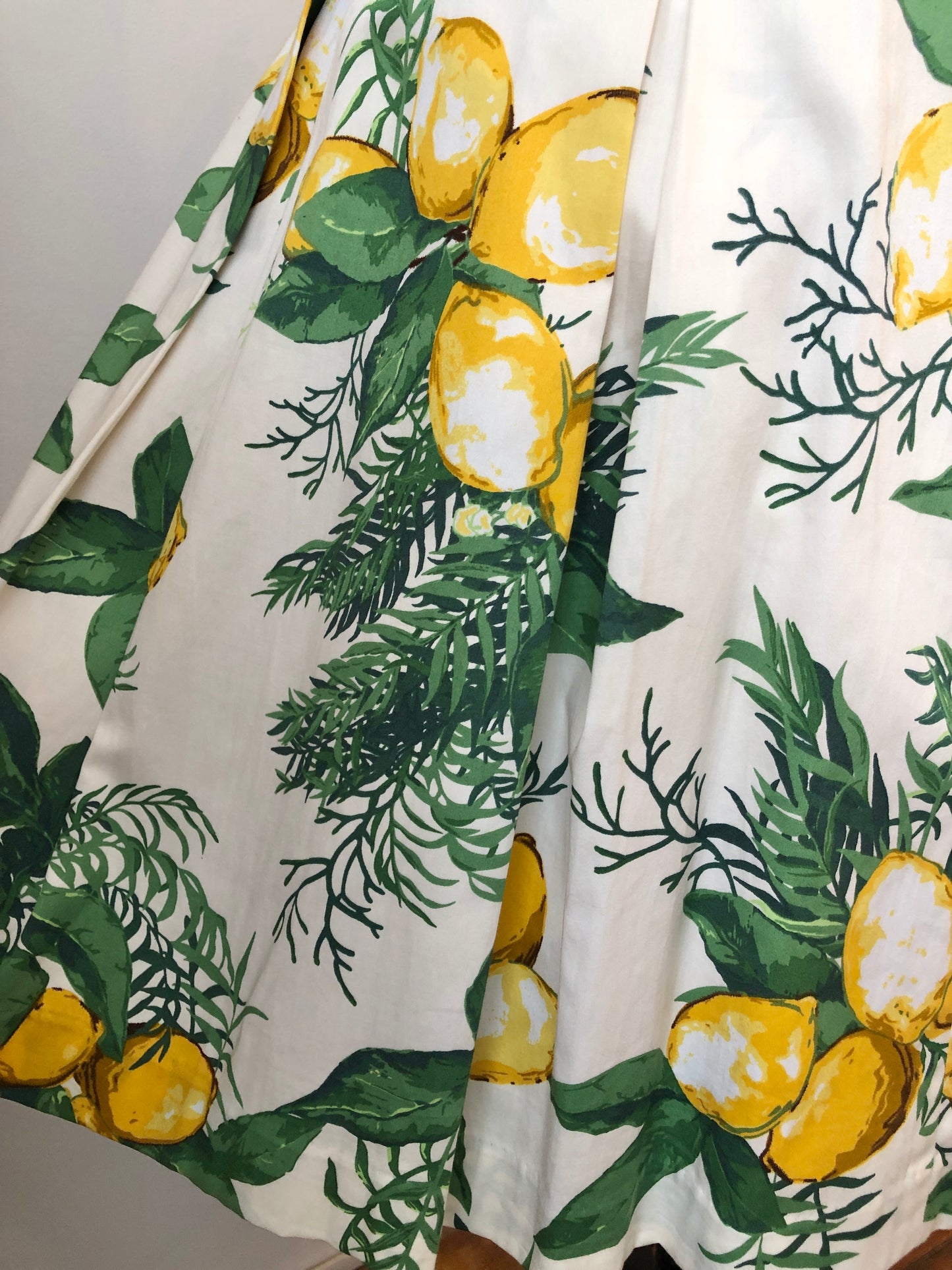 Pre-Owned Talbots Cotton Lemon Print Pleated Skirt, Size 4/6