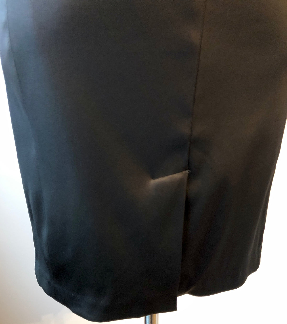 Pre-Owned Sangria Stretch Satin Colorblock Bandage Dress, Size 14