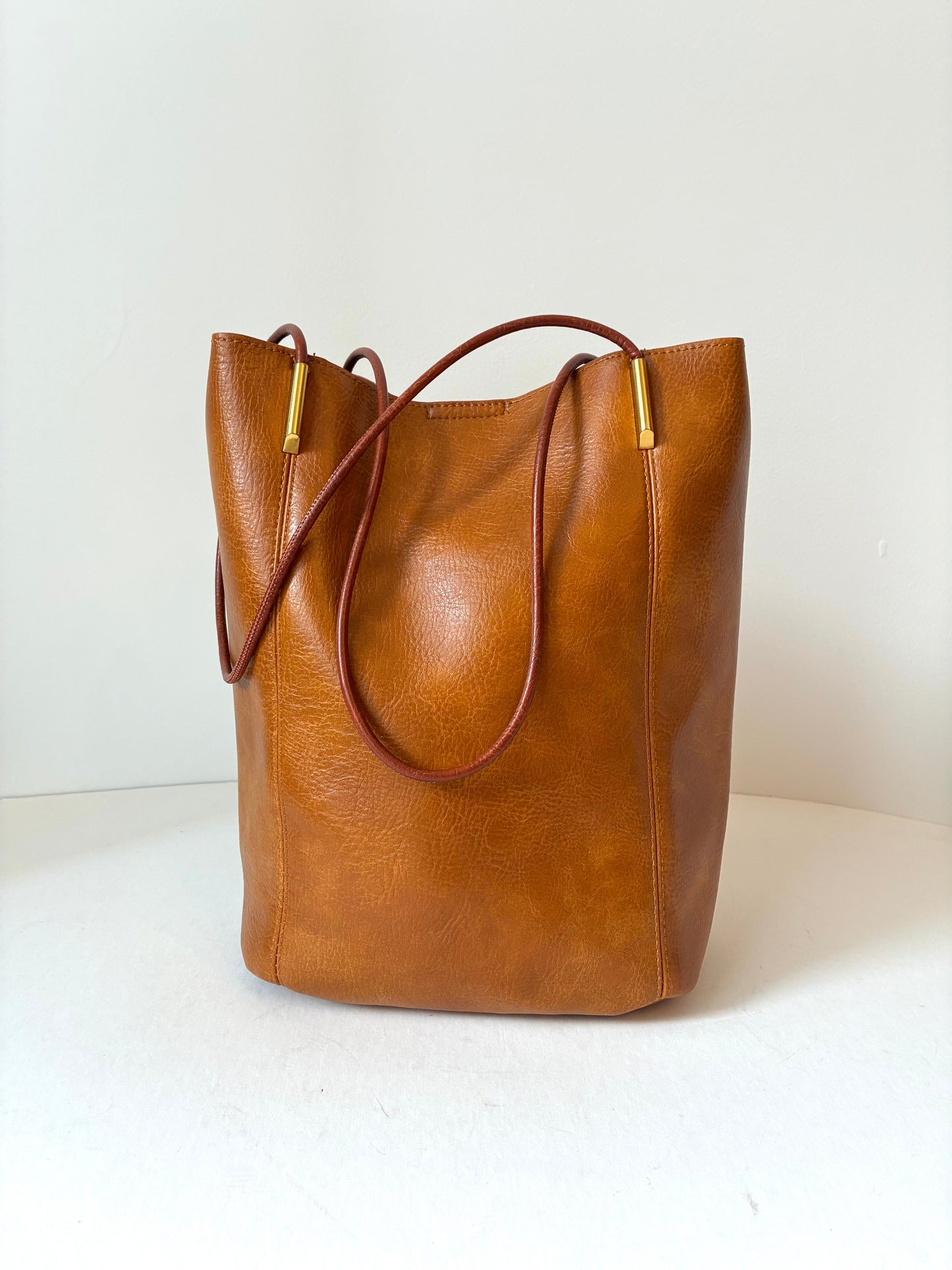 Pre-Owned Antik Kraft Cognac Vegan Leather Bucket Tote