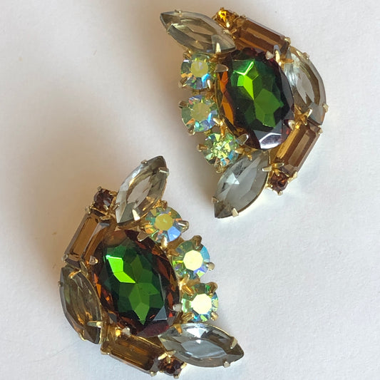 Mid Century Unsigned Juliana Style Faceted Deep Green, Smokey, and Aurora Borealis Rhinestone Clip Earrings