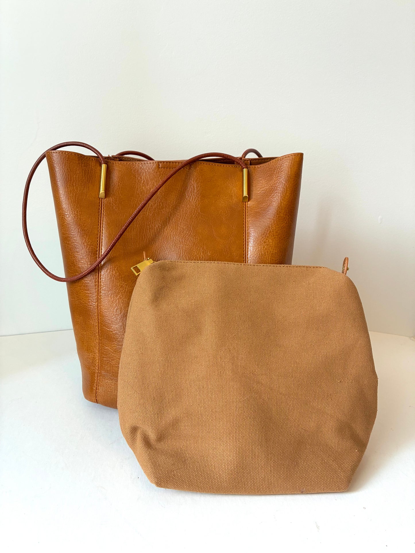 Pre-Owned Antik Kraft Cognac Vegan Leather Bucket Tote