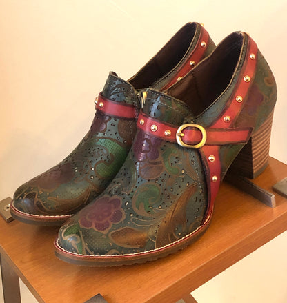 Pre-Owned L’Artiste by Spring Step Embossed Leather Kacielou Bootie, Size 39 (8.5)