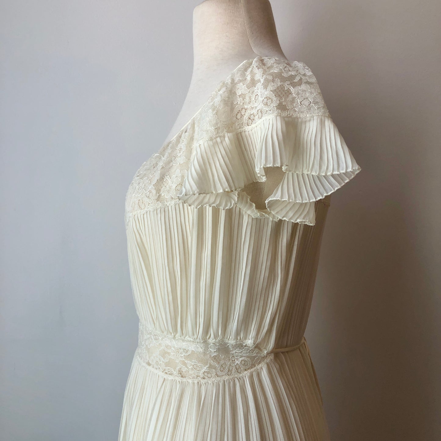 1950’s Barbazon Sheer Pleated Woven Nylon and Lace Nightgown, Size Medium/Large