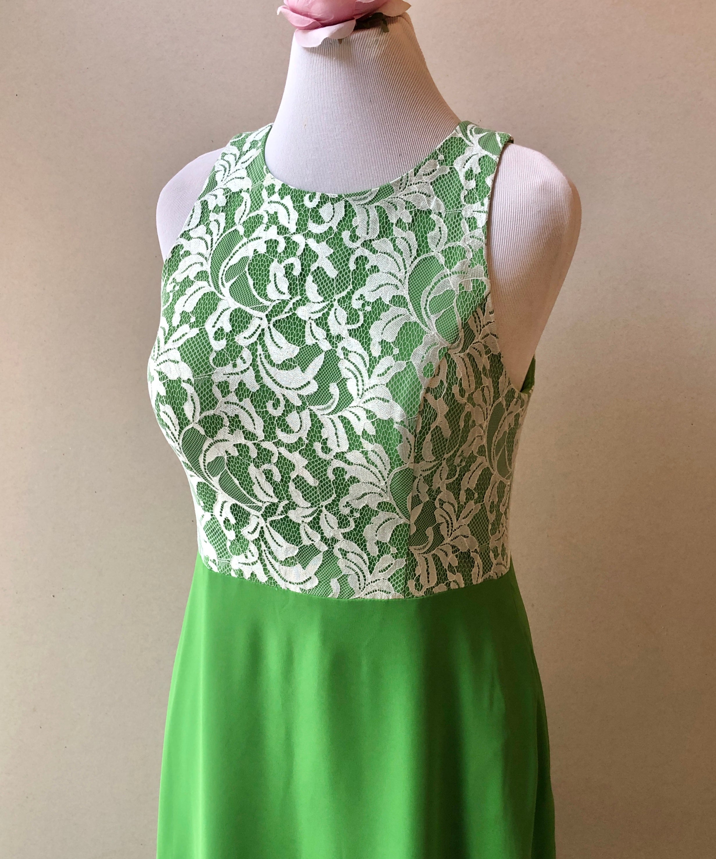 Pre-Owned Azazie Lace Top Green Chiffon Gown, Size 12/14 Mabel D. Orr Fashion Boutique Pre-Owned Azazie Lace Top Green Chiffon Gown, Size 12/14 Mabel D. Orr Fashion Boutique