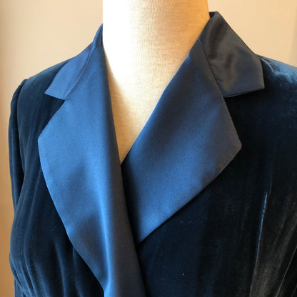 Vintage Bloomingdale’s Deep Navy Velvet, Satin, & Rhinestone Evening Blazer, Size Small P (4/6)