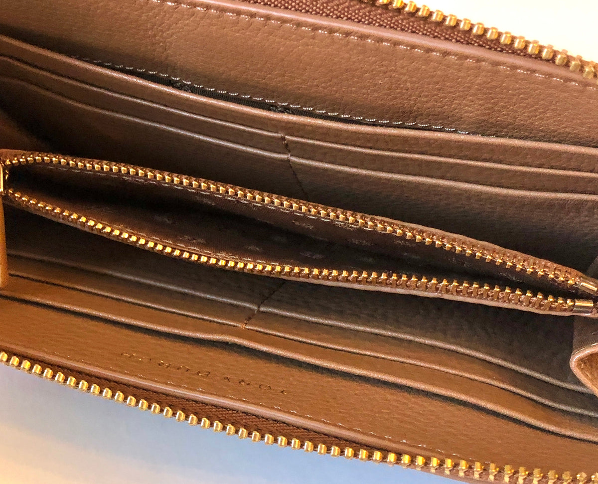 Pre-Owned Tory Burch Pebble Leather Britten Zip Wallet