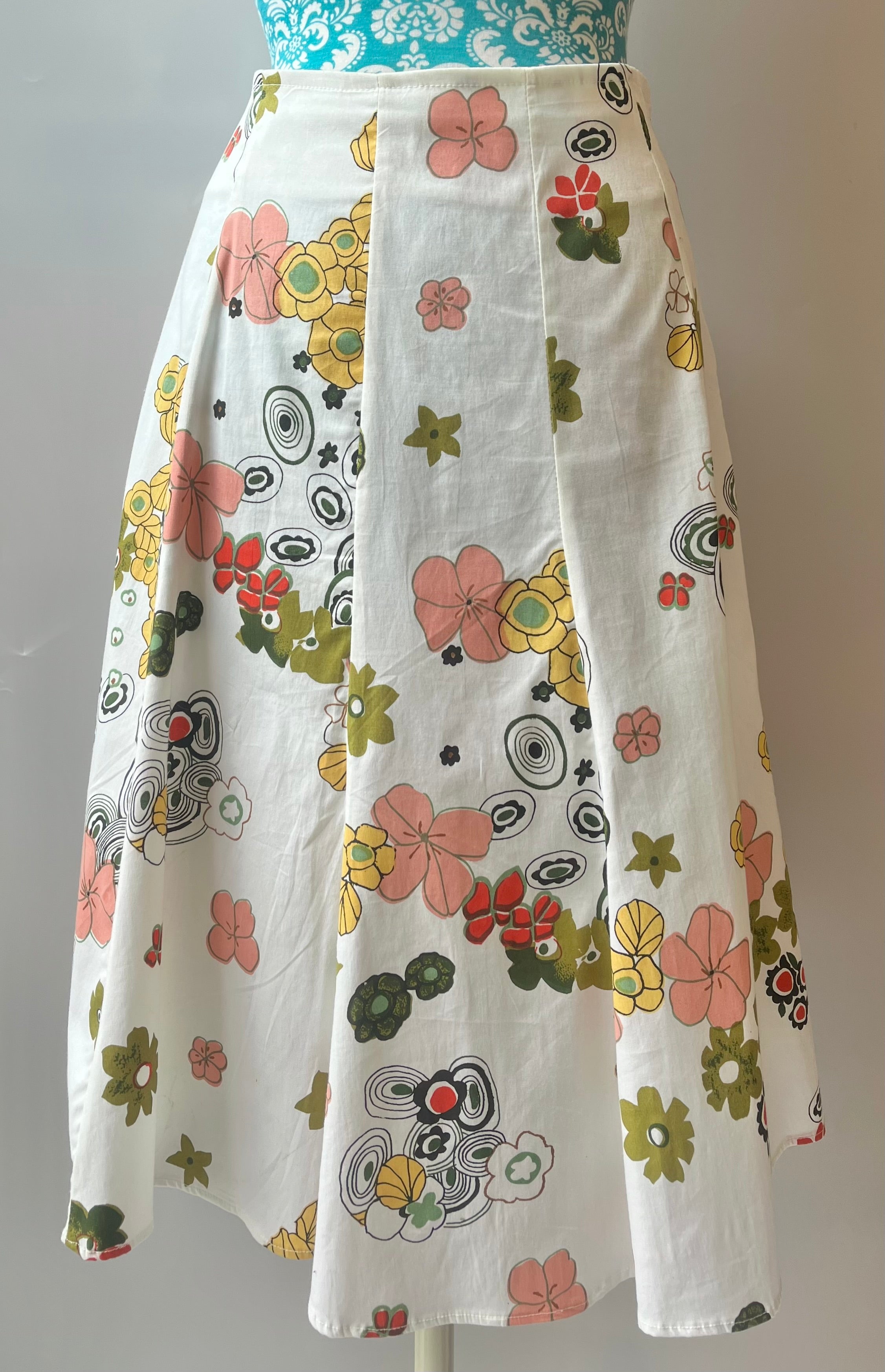 Vintage Lola P. White/Coral/Green Floral Skirt, Size: M