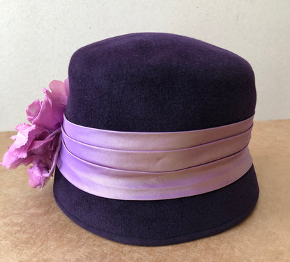 Pre-Owned NWT Orit Parente Millinery Purple Wool Felt Cloche Style Hat, Size Med-Large