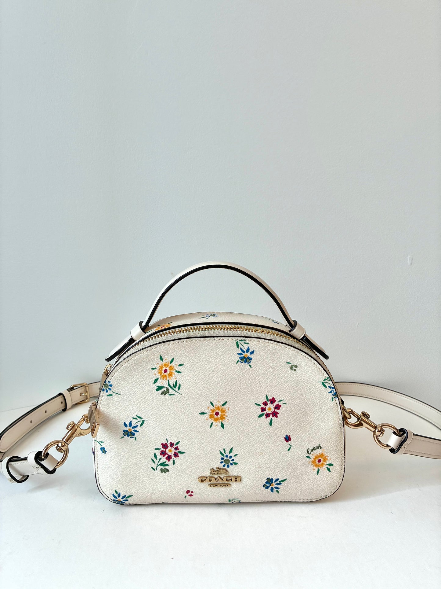 Pre-Owned White Floral Pre-owned Coach Leather Cross-body Bag