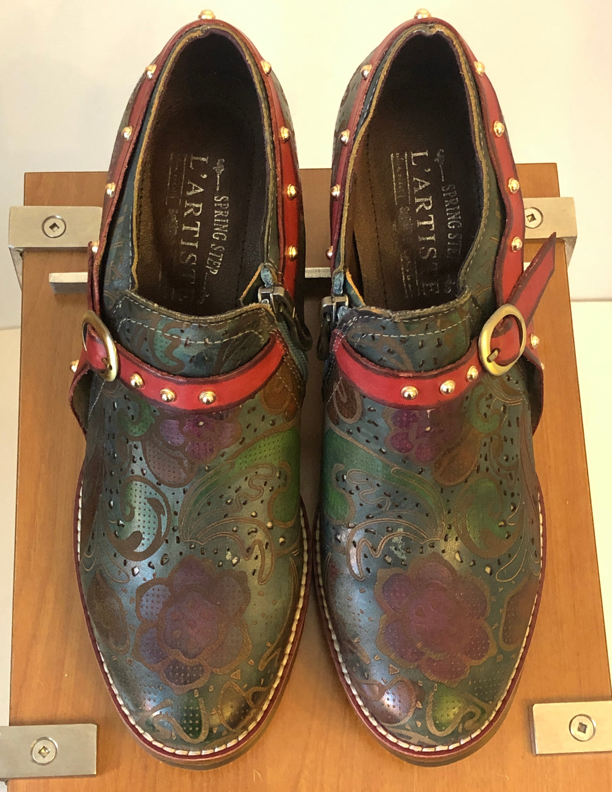 Pre-Owned L’Artiste by Spring Step Embossed Leather Kacielou Bootie, Size 39 (8.5)