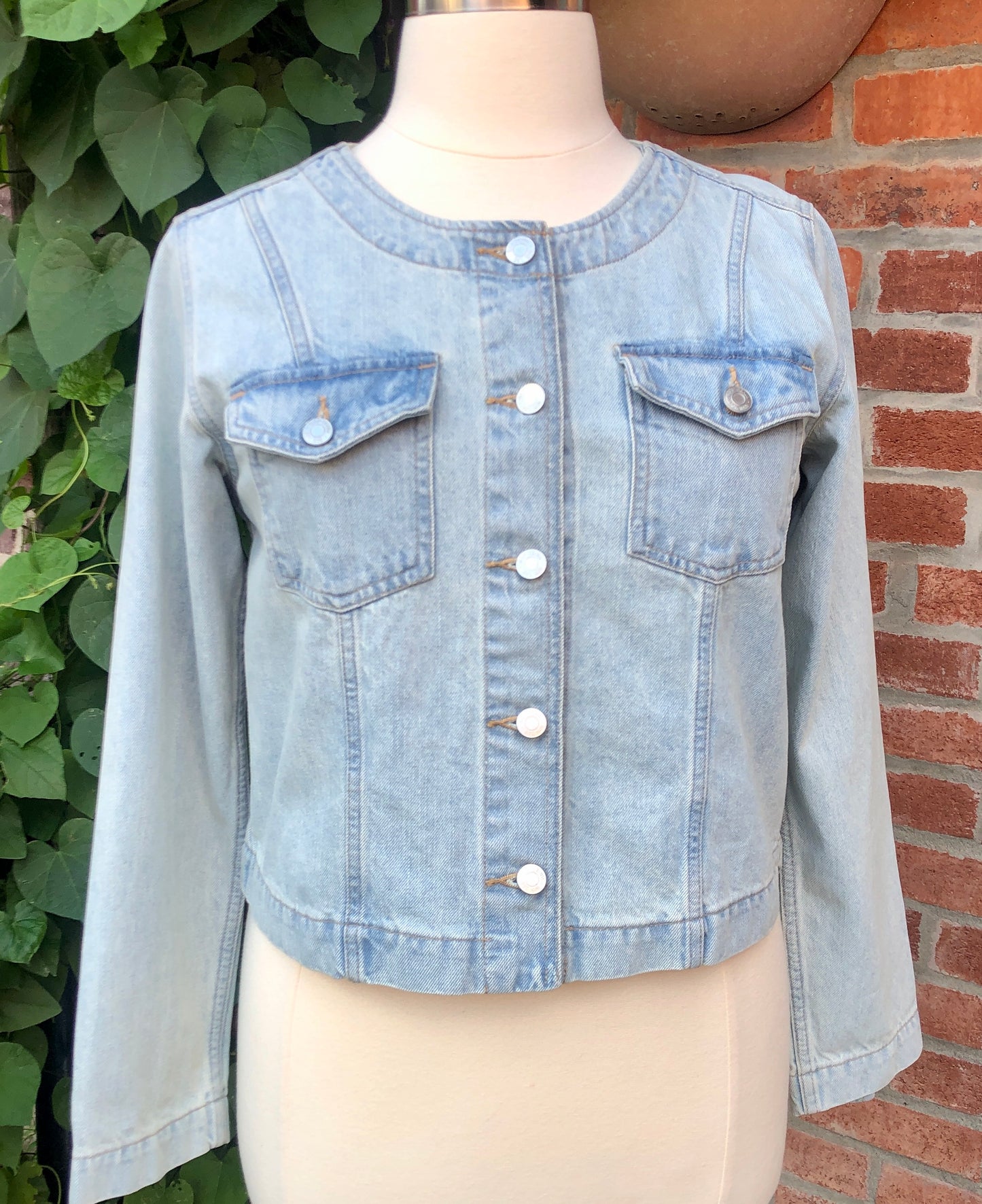 Gap Collarless Light Wash Denim Cropped Jacket, Size Large
