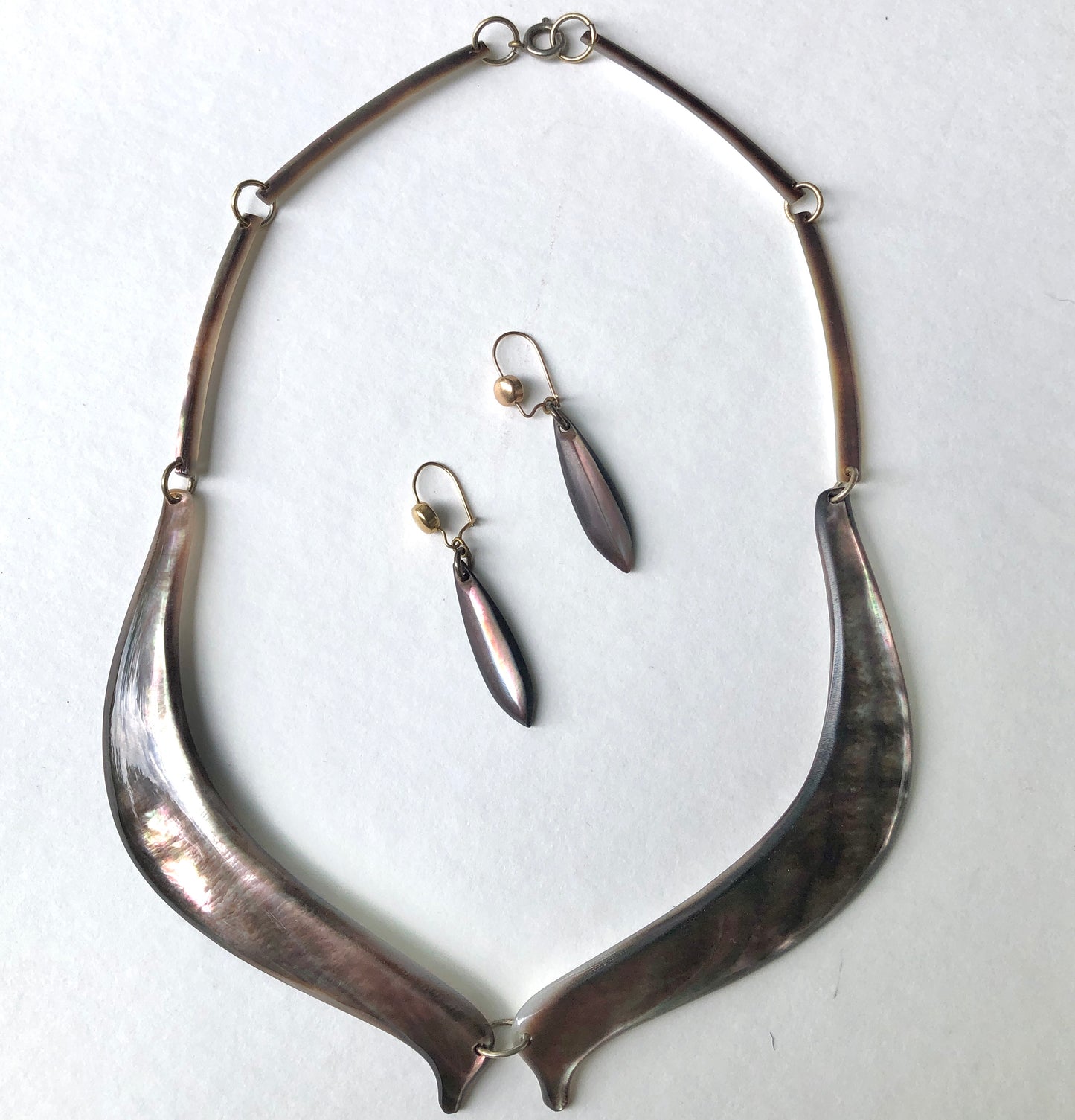 Vintage 2Pc Iridescent Mother of Pearl Split Bib Collar Necklace with Matching Drop Earrings