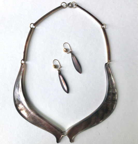 Vintage 2Pc Iridescent Mother of Pearl Split Bib Collar Necklace with Matching Drop Earrings