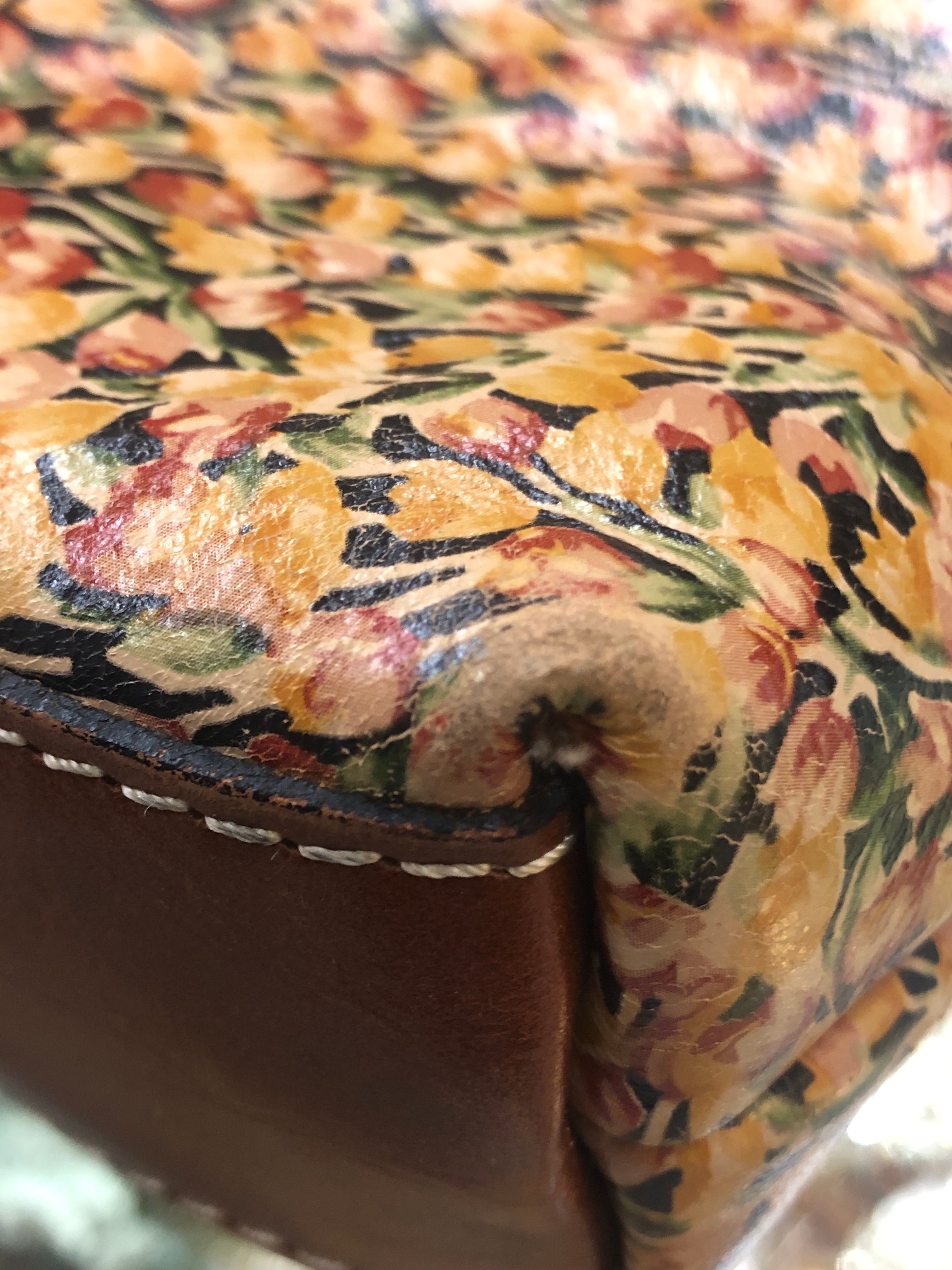 Pre-Owned Patricia Nash Summer Floral Leather Crossbody Bag