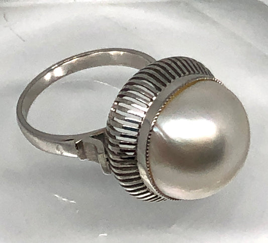 Vintage 14K White Gold Basket Set Mabé Pearl Ring, Size 6.25
