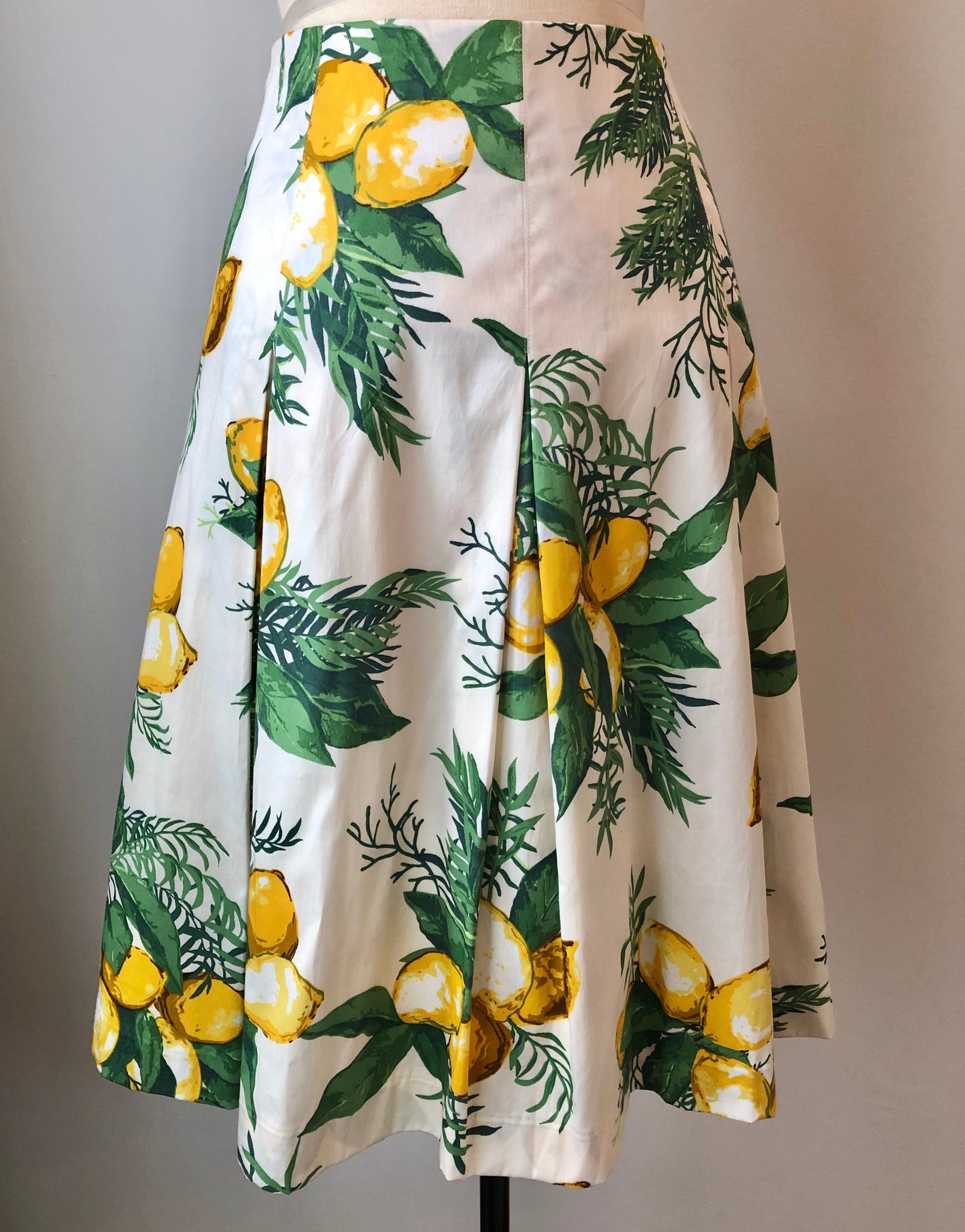Pre-Owned Talbots Cotton Lemon Print Pleated Skirt, Size 4/6