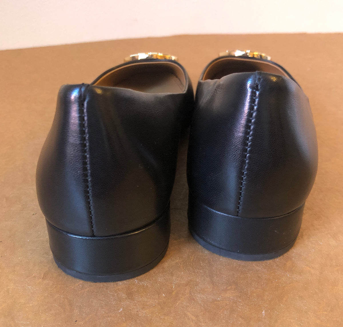 Pre-Owned Tory Burch Chelsea Leather Block Heel Pump, Size 7M
