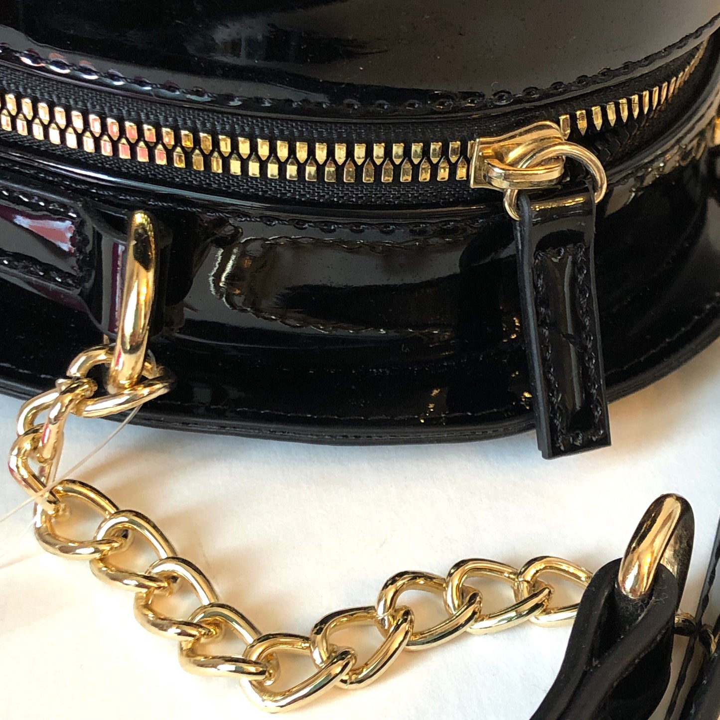 NWT Pre-Owned Betsey Johnson Patent Leather Multi Media Kitsch Crossbody Bag