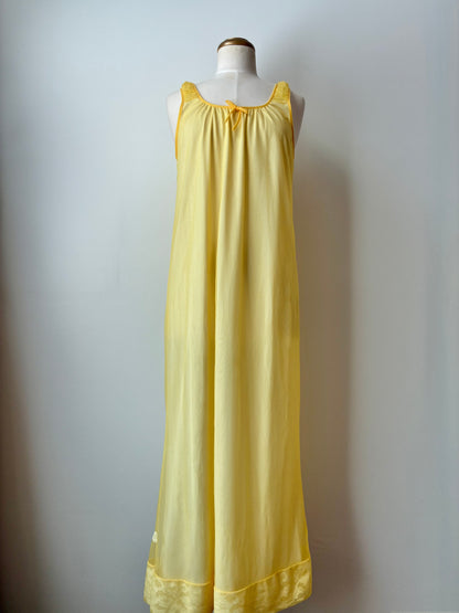 1960’s Yellow Maxi Tie Front Nightgown With Lace Hem, Size M/L