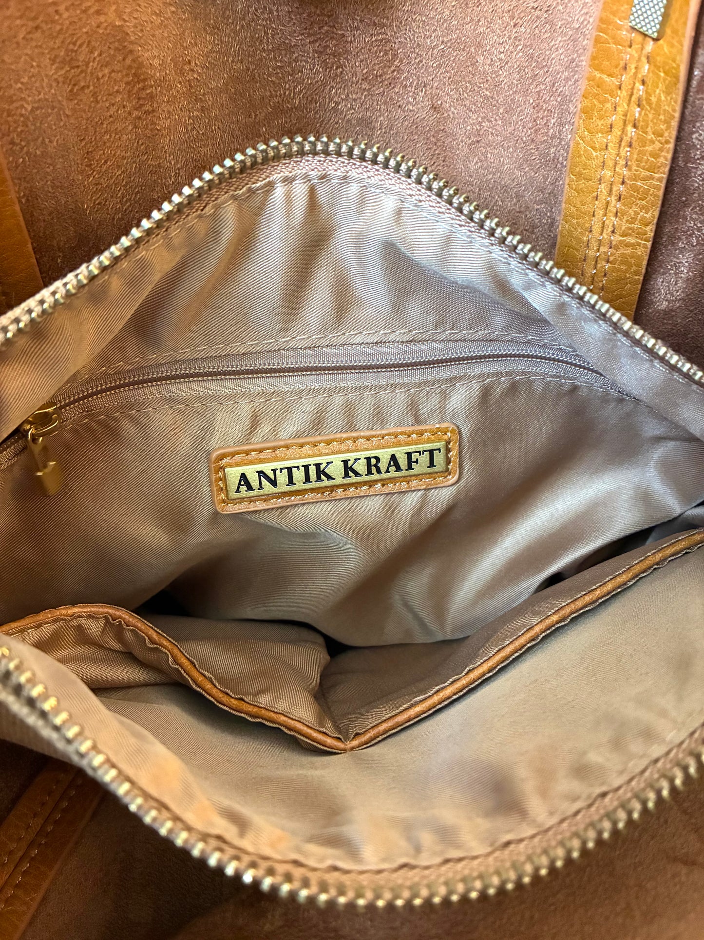 Pre-Owned Antik Kraft Cognac Vegan Leather Bucket Tote