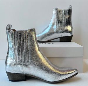 NEW Ivy Lee Silver Bailey Cracked Metallic Boots, Size: 39 (8.5)