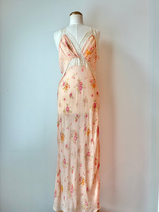 RARE 1940’s Peach Floral Maxi Slip, Size Med/Large