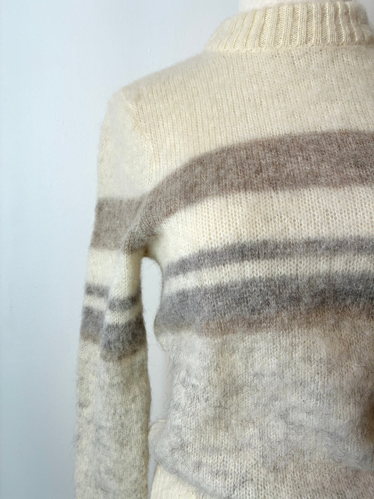 70’s Women’s Alafoss Icelandic Pure New Wool Sweater, Size Small