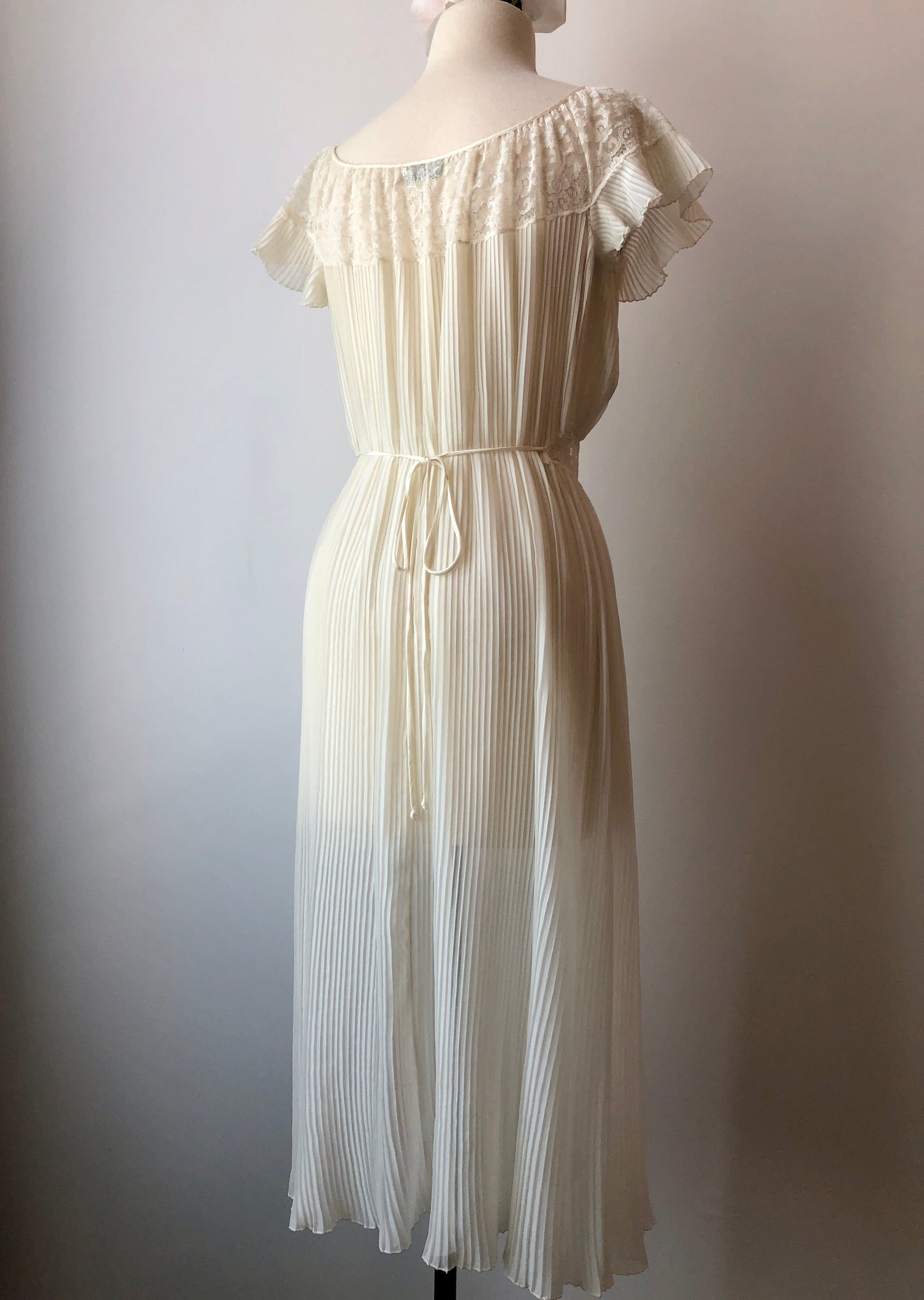 1950’s Barbazon Sheer Pleated Woven Nylon and Lace Nightgown, Size Medium/Large