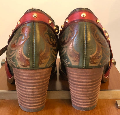 Pre-Owned L’Artiste by Spring Step Embossed Leather Kacielou Bootie, Size 39 (8.5)