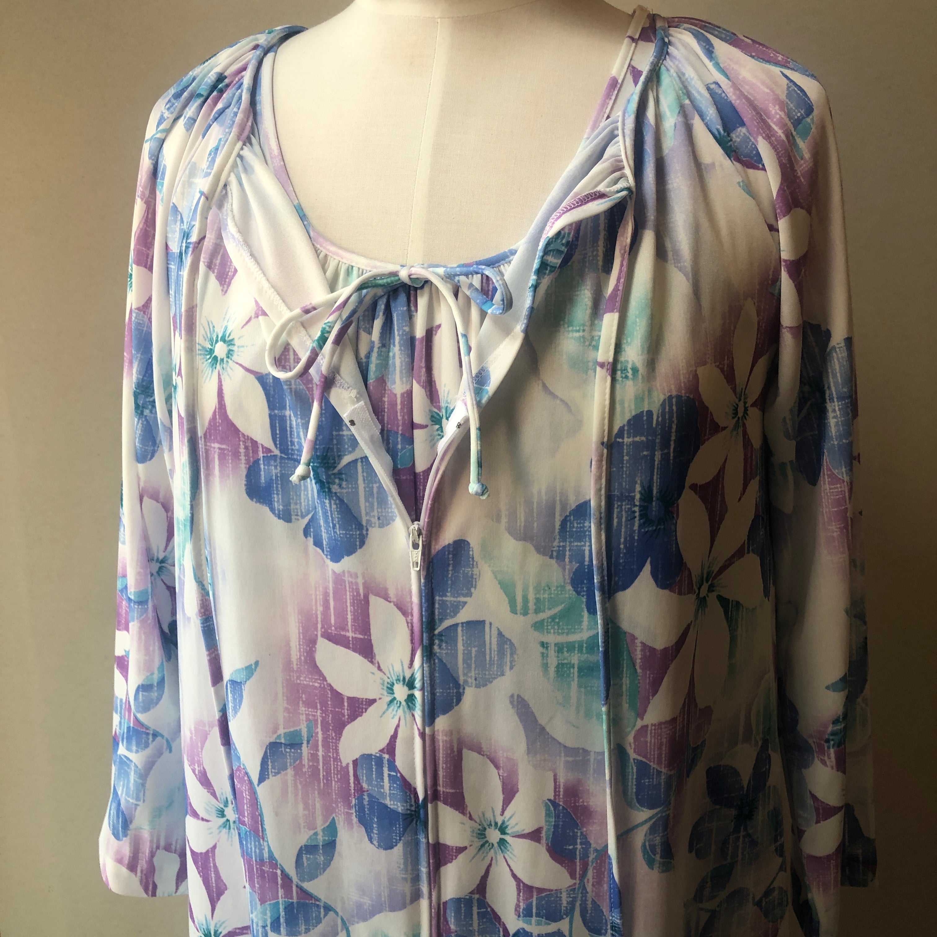 Vintage Travel-Lite by Boutique 2PC House Coat and Nightgown Set, Size Medium-Large