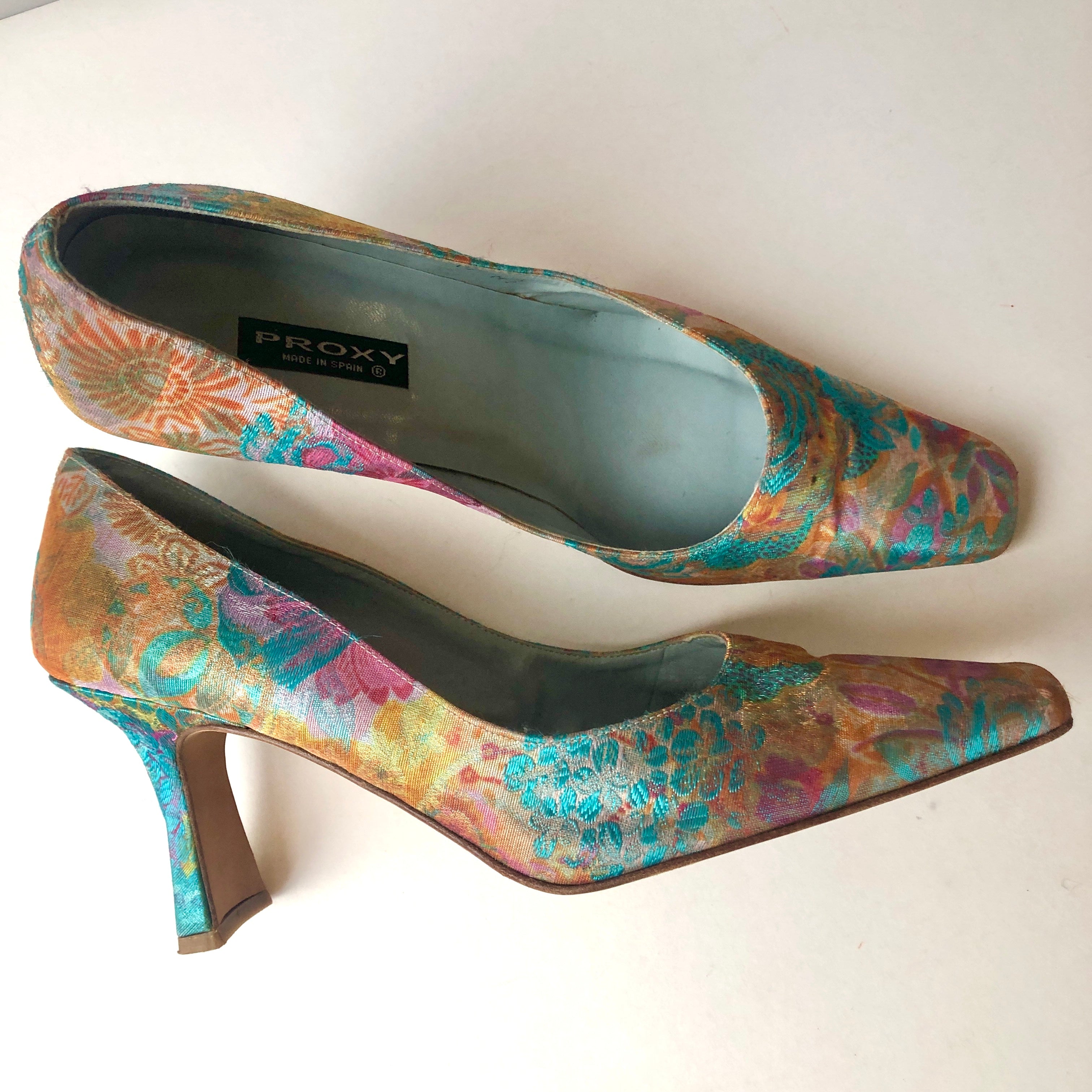 Pre-Owned Vintage Proxy Tapestry Fabric Pumps, Size 10