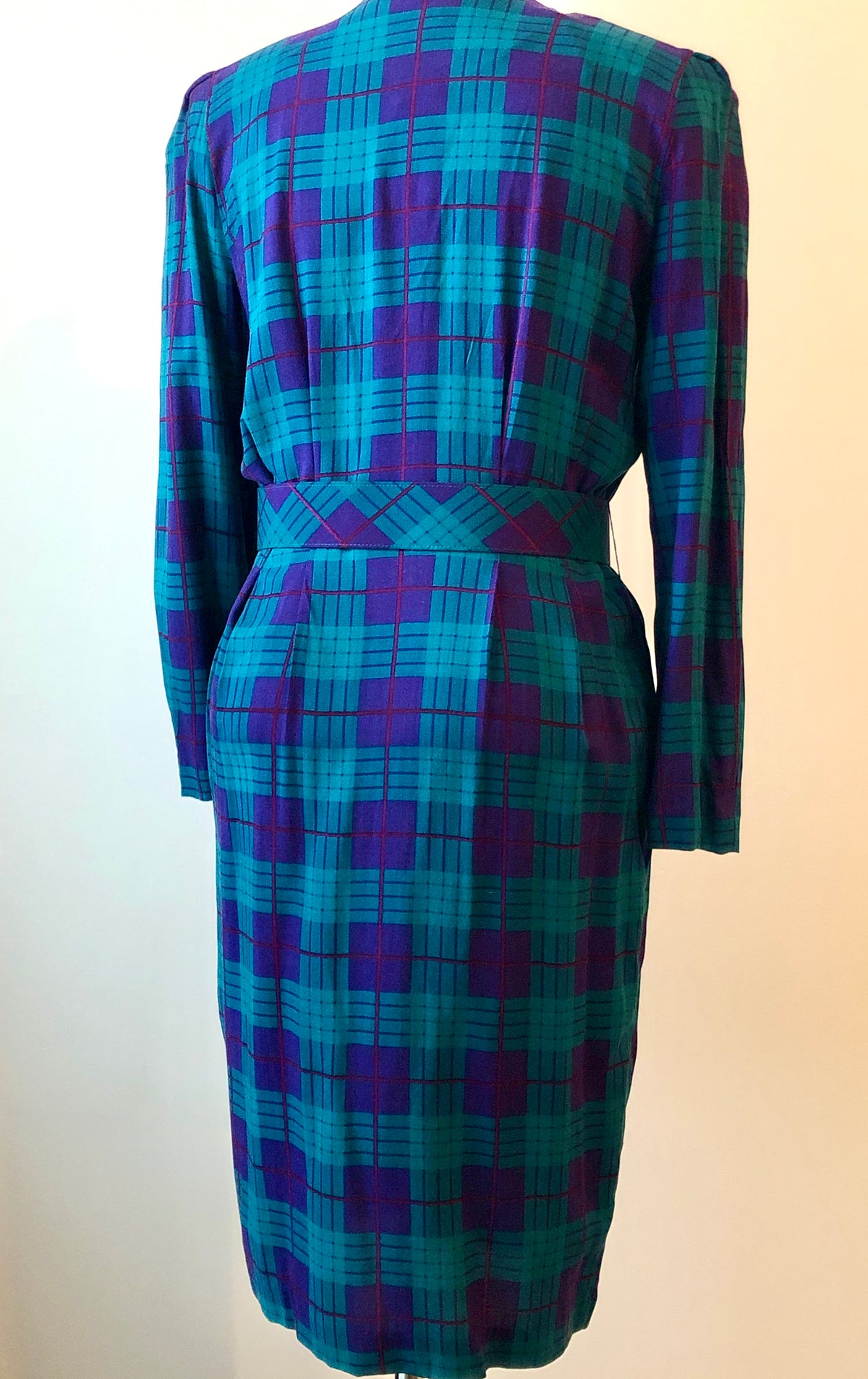1980’s Deadstock Karin Stevens Plaid Rayon Fitted Shirt Dress with Belt, Size 12