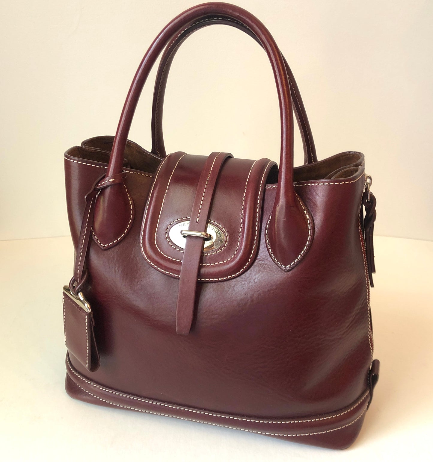 Pre-Owned Dooney & Bourke Burgundy Florentine Leather Toscana Side Zip Satchel with Removable Canvas/Lthr Strap