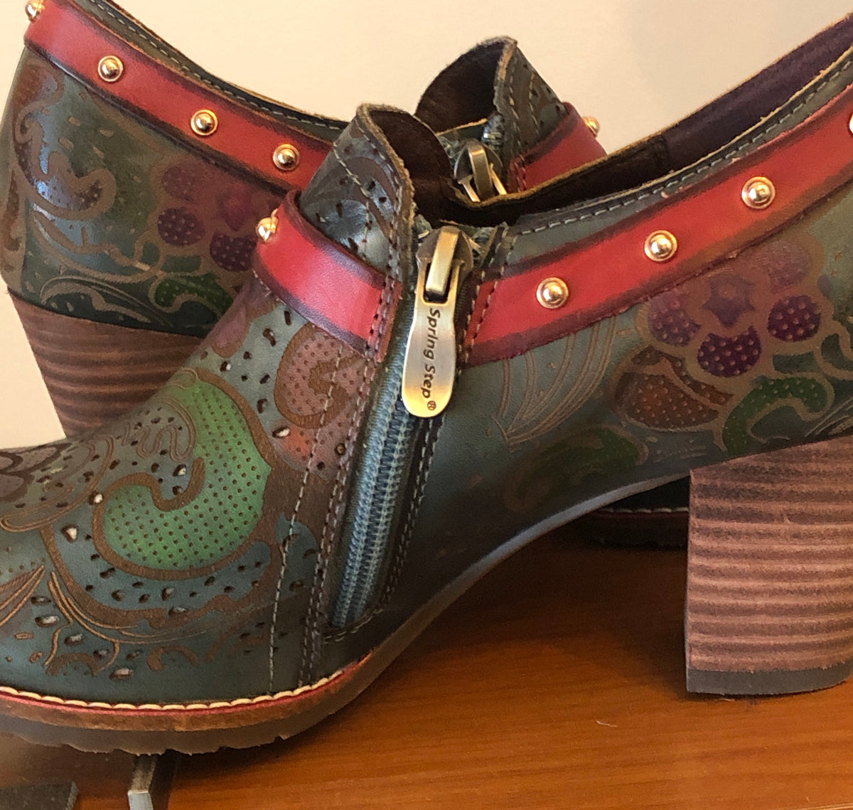 Pre-Owned L’Artiste by Spring Step Embossed Leather Kacielou Bootie, Size 39 (8.5)