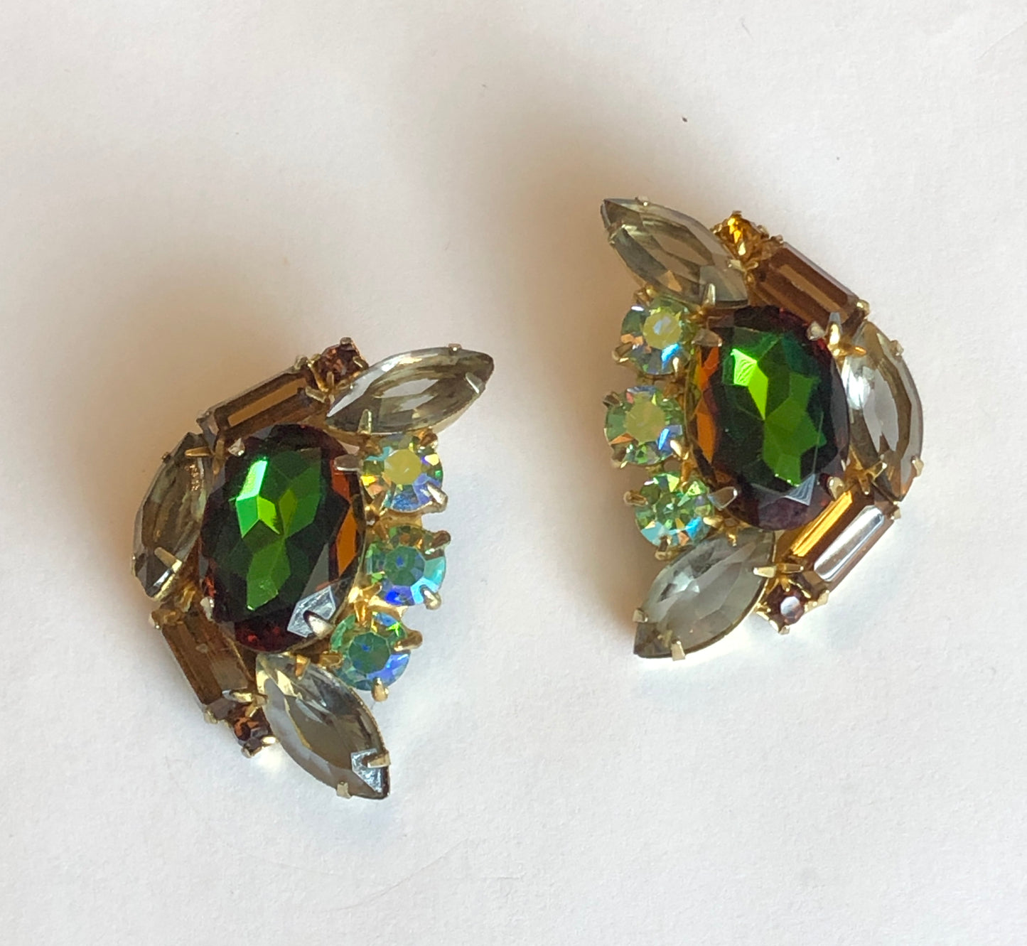 Mid Century Unsigned Juliana Style Faceted Deep Green, Smokey, and Aurora Borealis Rhinestone Clip Earrings