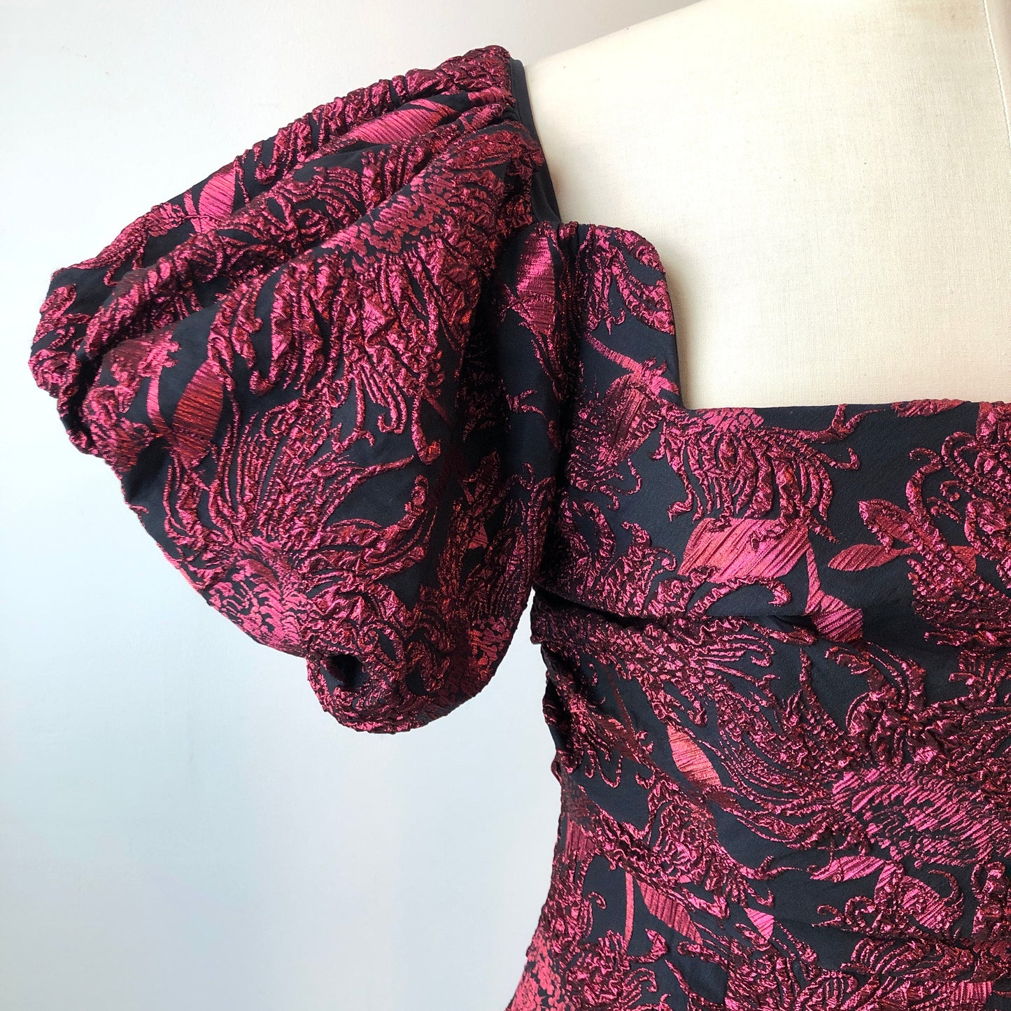 Pre-Owned NWT Lela Rose Navy & Pink Metallic Sunflower Jacquard Puff Sleeve Sheath Dress , Size 12