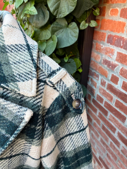 NWOT Pre-Owned Banana Republic Faux Wool Holiday Plaid Coat, Size XS