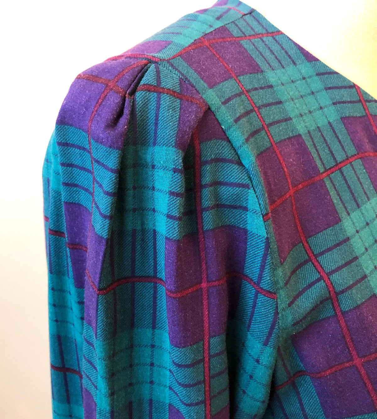 1980’s Deadstock Karin Stevens Plaid Rayon Fitted Shirt Dress with Belt, Size 12