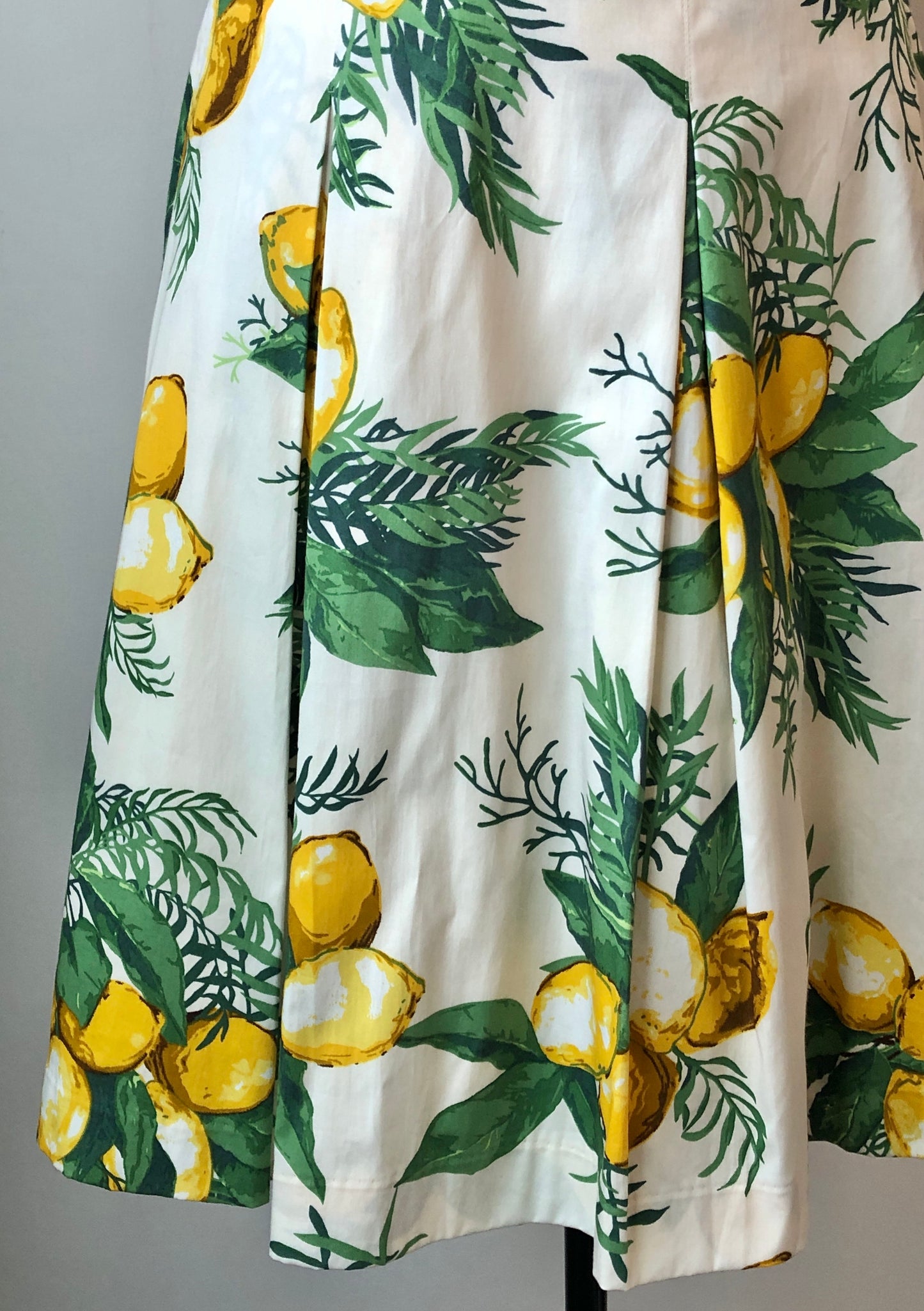 Pre-Owned Talbots Cotton Lemon Print Pleated Skirt, Size 4/6