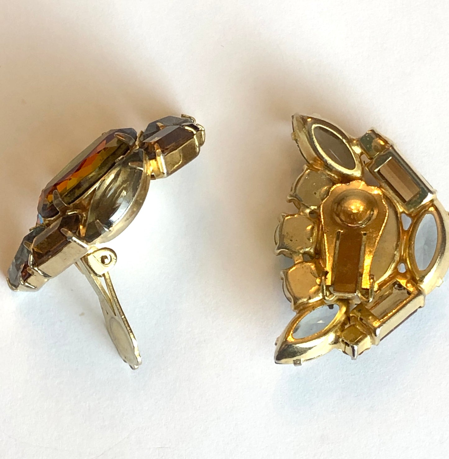 Mid Century Unsigned Juliana Style Faceted Deep Green, Smokey, and Aurora Borealis Rhinestone Clip Earrings