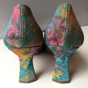 Pre-Owned Vintage Proxy Tapestry Fabric Pumps, Size 10