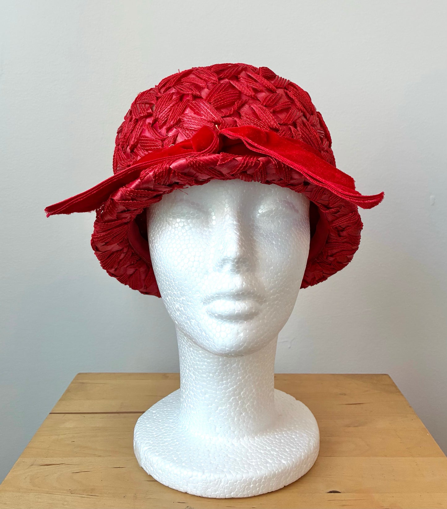 1960’s Woven Straw Cloche Hat with Velvet Band and Bow, Size Small-Med