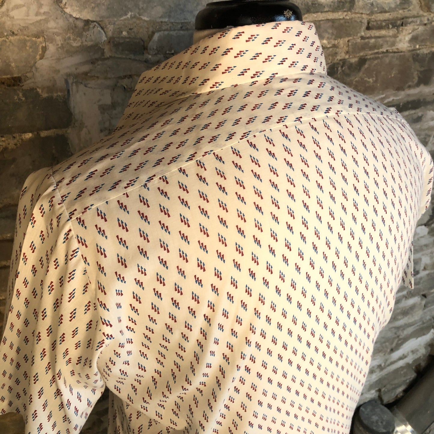 60/70’s Oxford Shirtmakers Dagger Collar Diamond Print Short Sleeve Shirt, Size Men’s Small