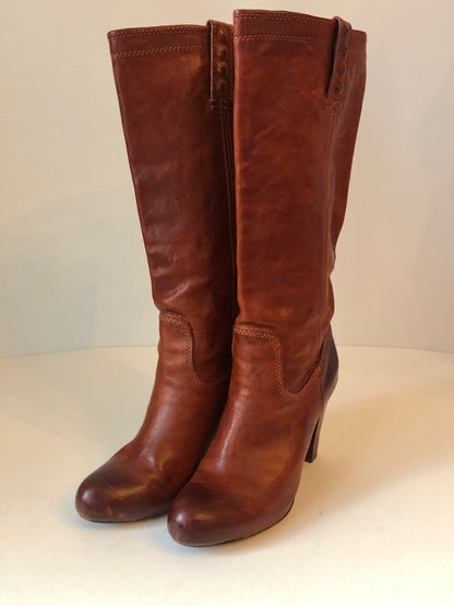 Pre-Owned Frye Miranda Tall Cognac Distressed Leather Pull On High Heel Boots, Size 8.5
